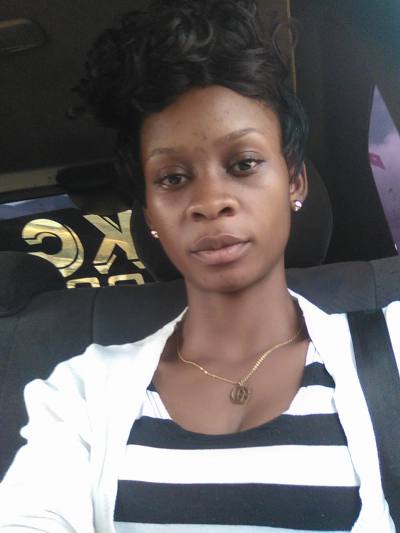 Larissa 27 Jahre Yaoundé 4eme Cameroun