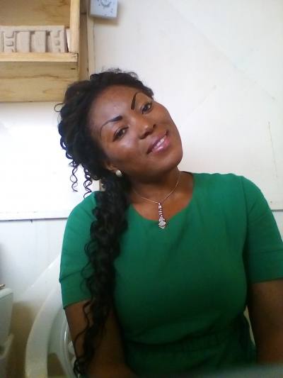 Josia 34 Jahre Yaoundé Kamerun