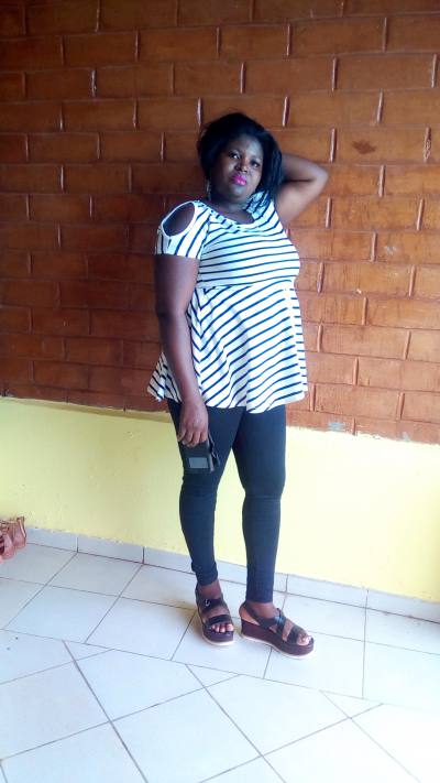 Sandrine 30 ans Yaoundé Cameroun