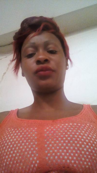 Alexandra 39 ans Yaoundé  Cameroun