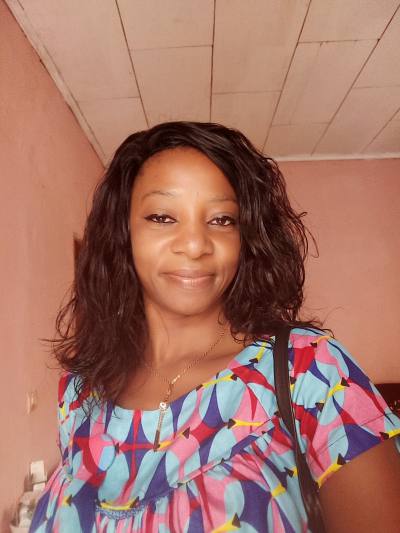 Molyne 45 ans Yaoundé Cameroun