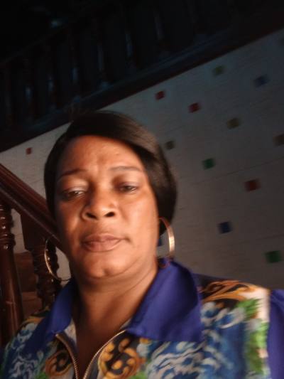 Bernadette  48 ans Yaoundé Cameroun