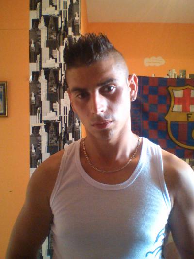 Vincent 32 years Angouleme France