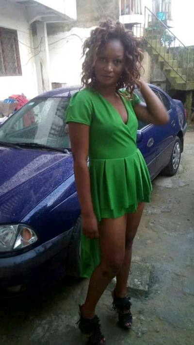 Rosalie 31 ans Douala Cameroun