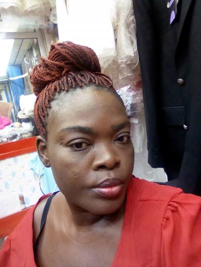 Viviane 36 years Douala Cameroon