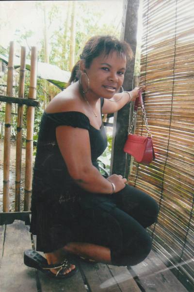 Nathalie 37 Jahre Antalaha Madagaskar