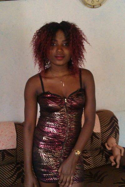 Lorreine 26 Jahre Nkolafamba Kamerun