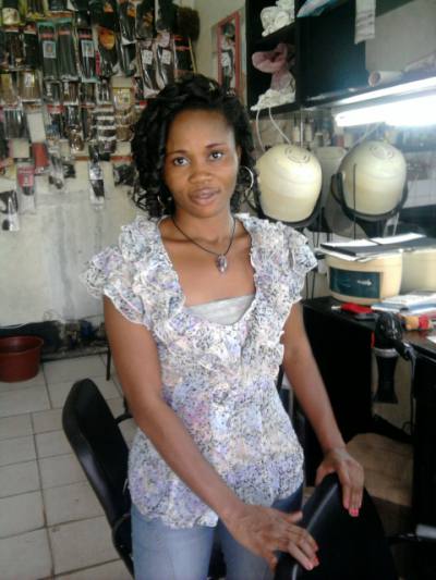 Vaviane 37 Jahre Douala Kamerun