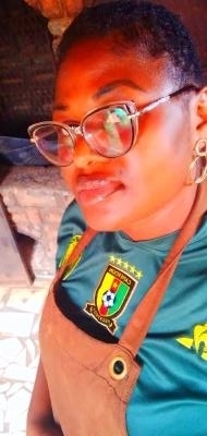 Emilie 36 Jahre Yaoundé Kamerun
