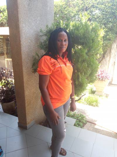 Brigitte 36 Jahre Cotonou Gutartig
