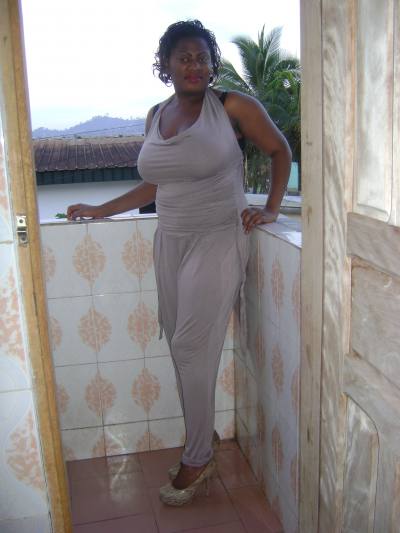 Jeanne 41 ans Yaoundé Cameroun