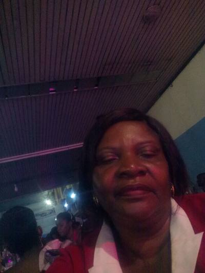 Nicole 63 years Yaoundé 4 Cameroon