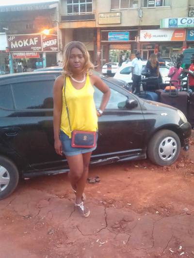 Laurette 35 ans Yaoundé Cameroun