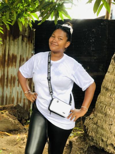 Rachida 23 Jahre Vohemar  Madagaskar