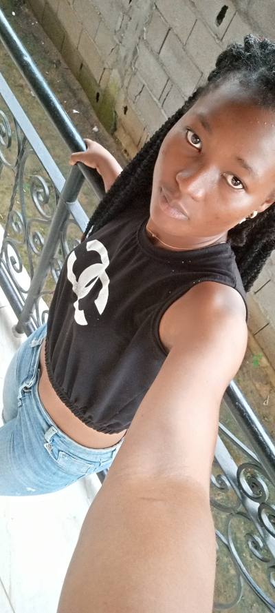 Isadora 23 ans Yaoundé  Cameroun