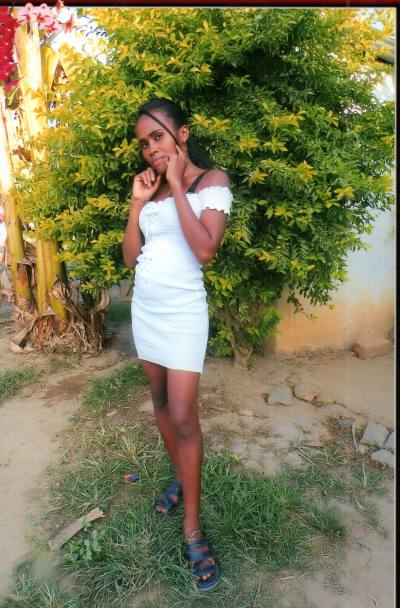 Eliane 30 years Ambanja Madagascar