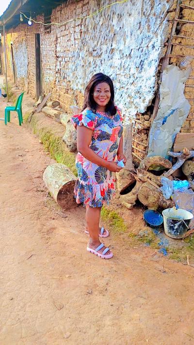 Larissa 36 Jahre Yaoundé Kamerun