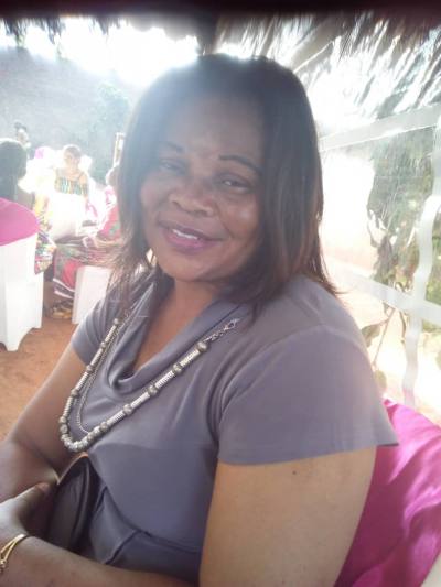 Josiane 55 ans Yaoundé Cameroun