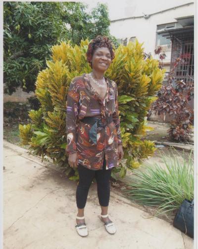 Antoinette 63 ans  Yaoundé Cameroun