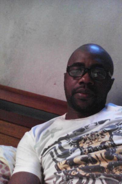 Ndoun 42 ans Douala Cameroun