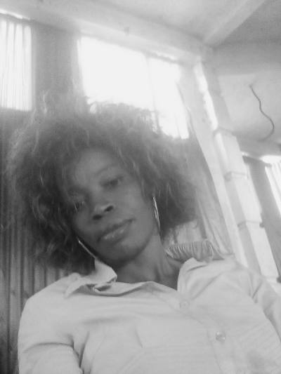 Laure danielle 41 Jahre Yaoundé Kamerun
