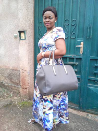 Nicole 37 years Yaoundé Cameroon