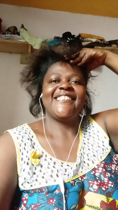 Lydie 42 ans Douala Cameroun
