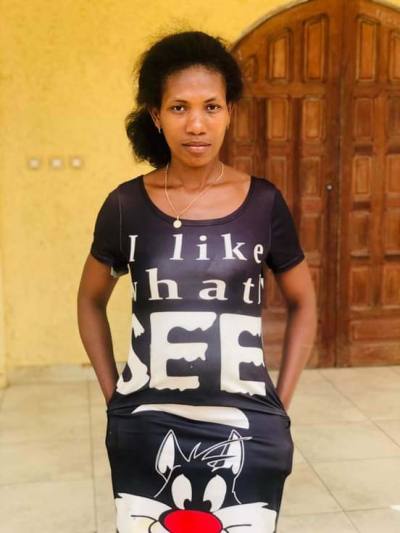 Anastasie 33 ans Antalaha Madagascar