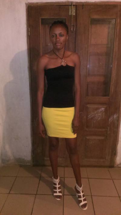 Jeanne 31 ans Yaoundé Cameroun
