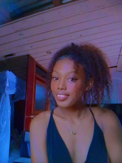 Jessica 18 ans Antalaha Madagascar