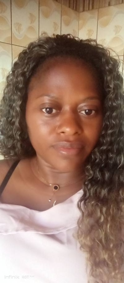 Josiane 35 ans Yaoundé  Cameroun
