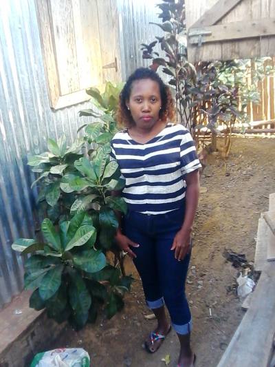 Natacha 31 ans Antsiranana Madagascar