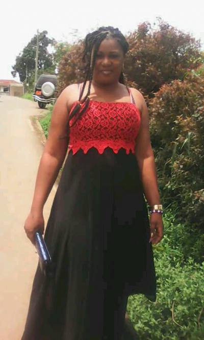 Jess 38 Jahre Yaoundé Kamerun