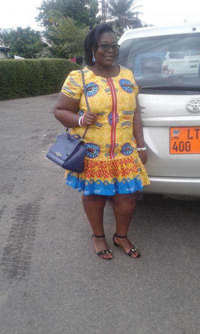 Germaine 34 Jahre Douala Kamerun