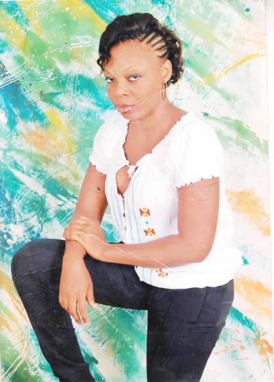 Carole 34 Jahre Yopougon Elfenbeinküste
