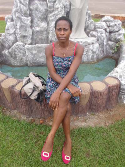 Marie 42 Jahre Mfou Kamerun