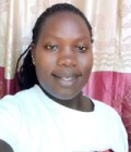 Claire  33 Jahre Kampala Uganda