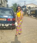 Rosaline 32 years Chrétienne  Cameroon