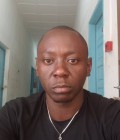 Stephen  34 Jahre Libreville Gabun