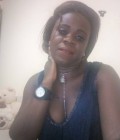 Flore 37 Jahre Douala Kamerun