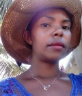 Olga 34 ans Sambava Madagascar