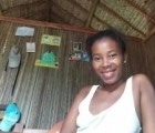 Julia 31 Jahre Ambodifotatra Madagaskar