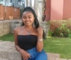 Sylvie 24 Jahre Antananarivo Madagaskar