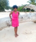Amina 32 Jahre Nosy Be Madagaskar