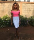 Jeanne 26 Jahre Yaoundé Kamerun