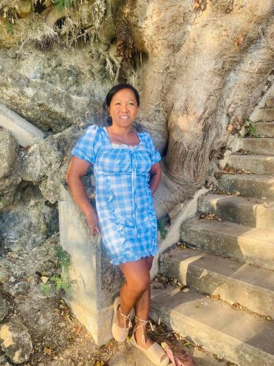Angelina 42 Jahre Tamatave Madagaskar