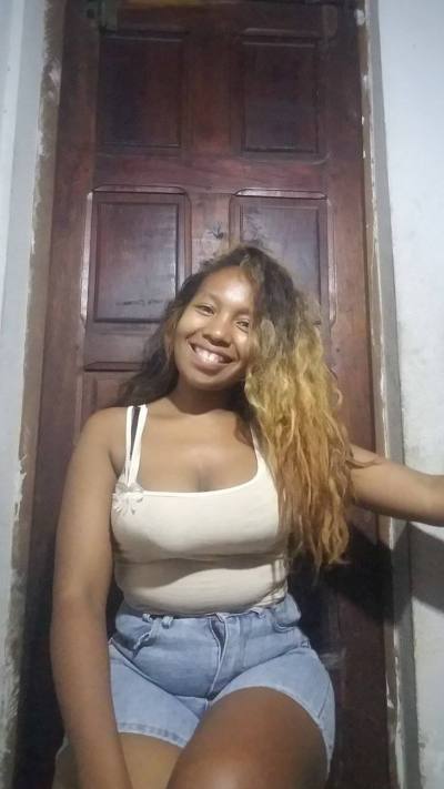 Betti 28 ans Tamatave Madagascar