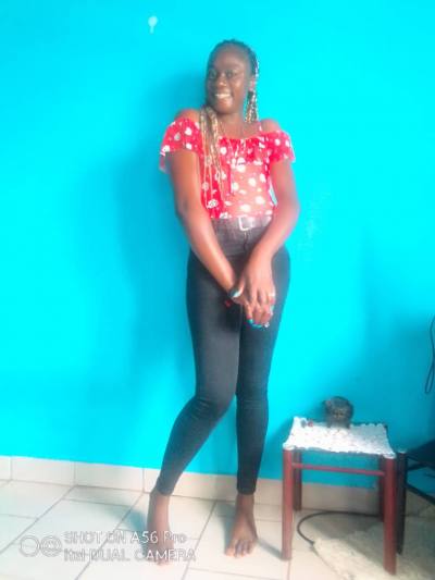 Sabine 33 ans Mfoundi Cameroun