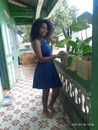 Marceline 27 ans Antalaha Madagascar