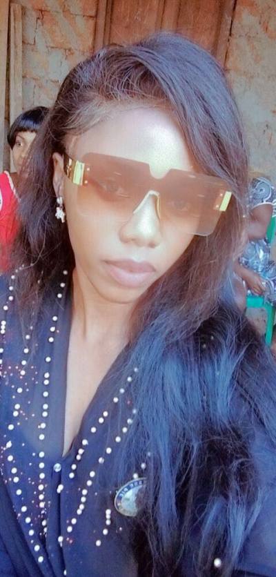 Pearl 26 ans Mfoundi Cameroun